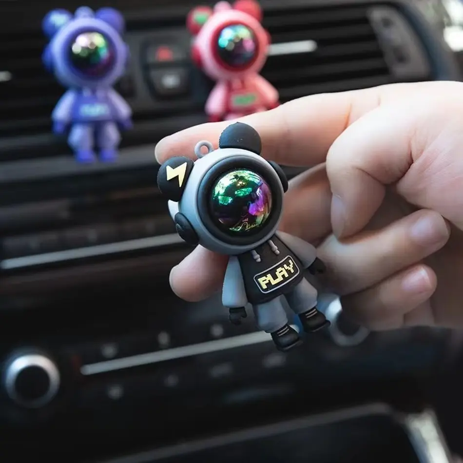 Astronaut Car Air Freshener Clip – Cartoon Perfume Diffuser for Air Vents, Aromatherapy Car Interior Decor