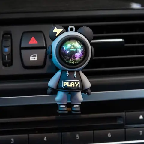 Astronaut Car Air Freshener Clip – Cartoon Perfume Diffuser for Air Vents, Aromatherapy Car Interior Decor